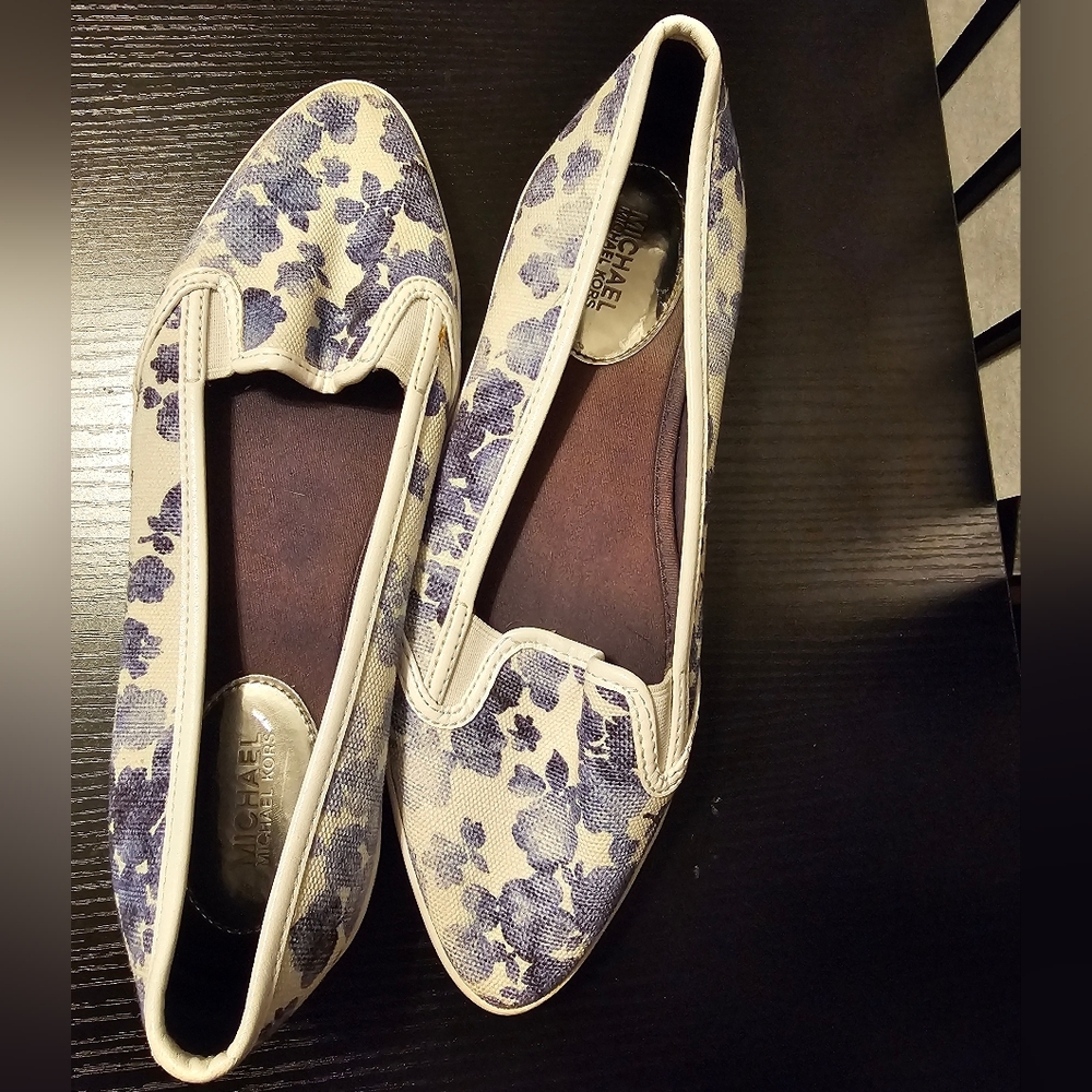 MICHAEL Michael Kors Olive Floral Slip on Canvas Sneaker Size 8 - Picture 2 of 7